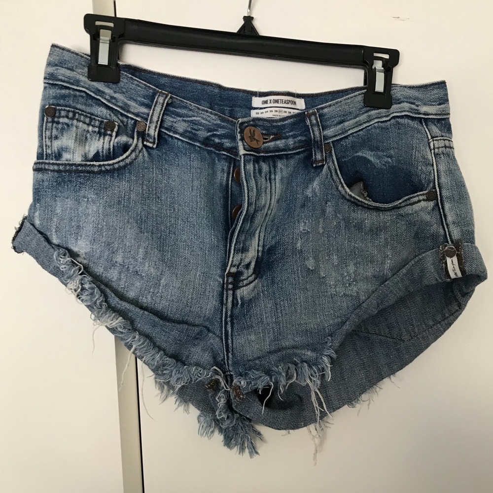 One teaspoon distressed shorts